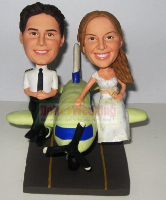 Pilot bobblehead cake toppers with plane 554