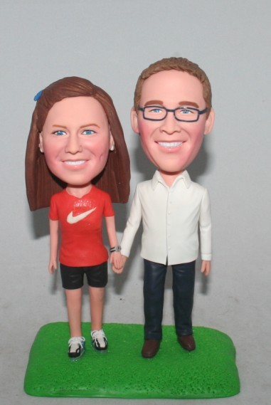 Couple bobbleheads - hand in hand 10658 Couple bobbleheads - hand in hand 10658