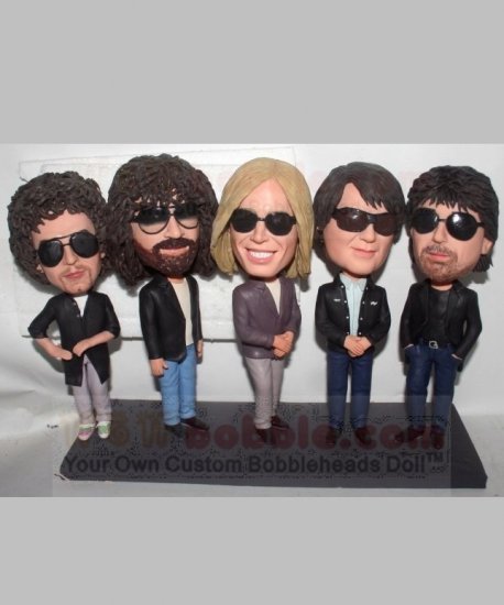 Fully customized bobbleheads for 5 persons